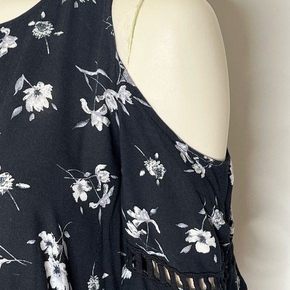 Xhilaration Floral Cold Shoulder Dress Sz Large - Picture 2 of 6